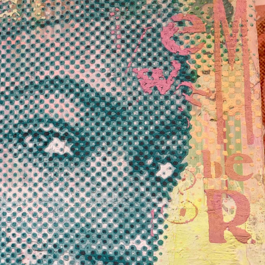 PATRIZIA CASAGRANDA: Turquoise yellow empowerment (2023), Sculptural Dot-Painting auf recyceltem Material – Bild 3