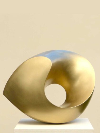 WIEBKE BADER - Wirbel (2024), Siliziumbronze (geschliffen und gewachst)