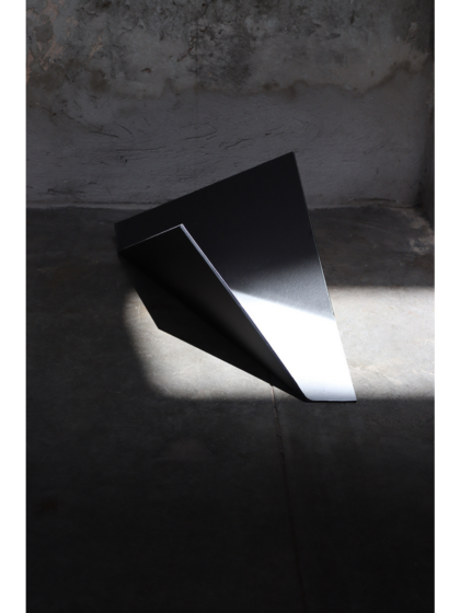 GÉRALDINE WILCKE – Die Architekturen des Schattens VI.VI (2025), Fotografische Skulptur